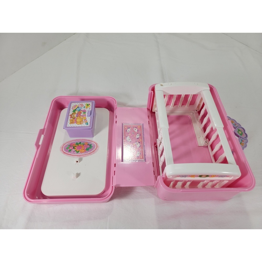 1995‎ Mattel Cabbage Patch Kids LOVE N GO Baby Nursery Carry Case Play Set Pink